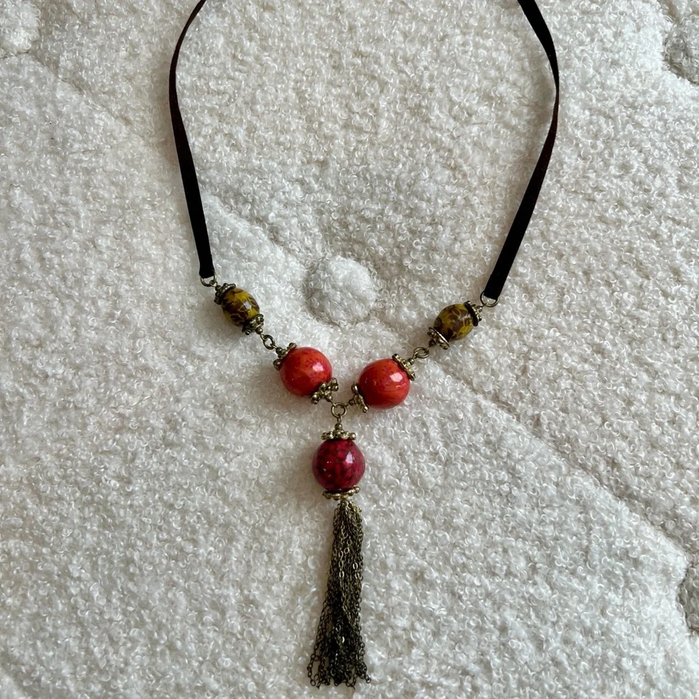 Choker Necklace w/ chain tassel beads & earrings